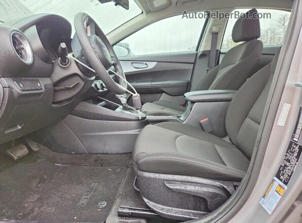3KPF24AD1PE558535 2023 KIA FORTE Серебряный 