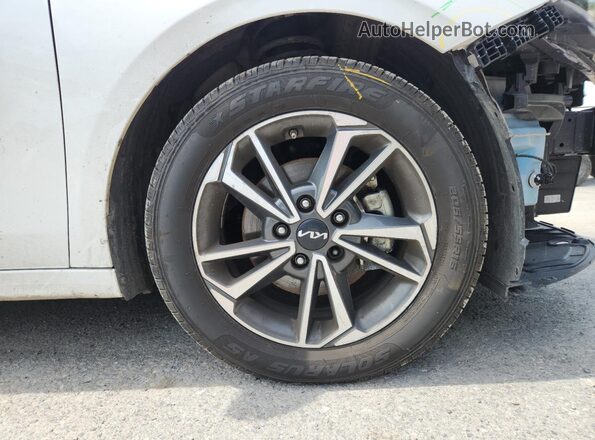 3KPF24AD1PE589042 2023 KIA FORTE White 