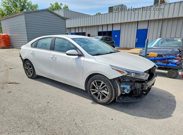 3KPF24AD1PE589042 2023 KIA FORTE White Передня права чверть