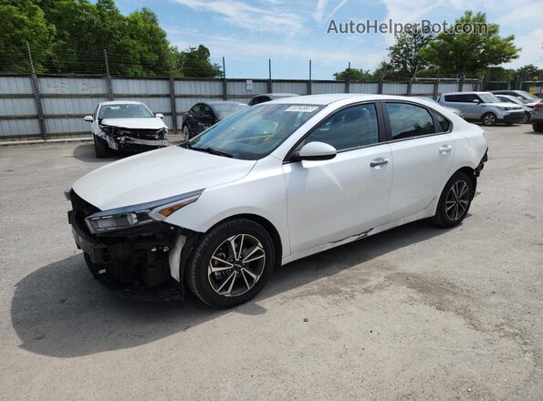 3KPF24AD1PE589042 2023 KIA FORTE White 