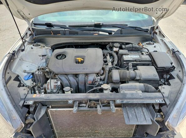 3KPF24AD1PE589042 2023 KIA FORTE White Вид задньої частини салону