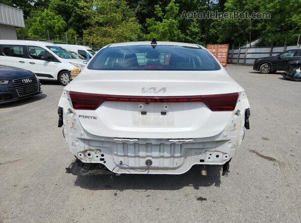 3KPF24AD1PE589042 2023 KIA FORTE White 