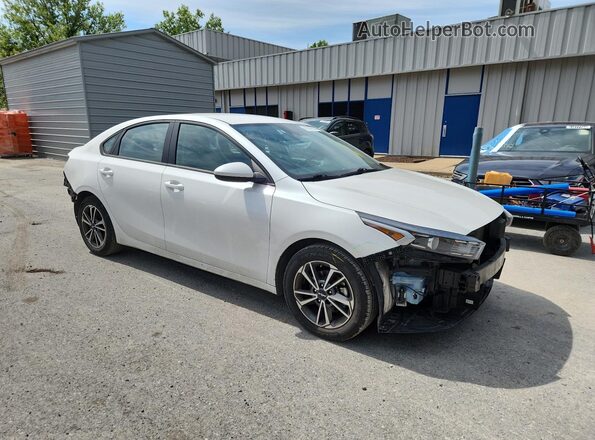 3KPF24AD1PE589042 2023 KIA FORTE White 
