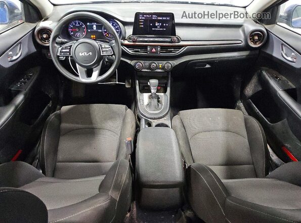 3KPF24AD1RE743879 2024 KIA FORTE Blue 