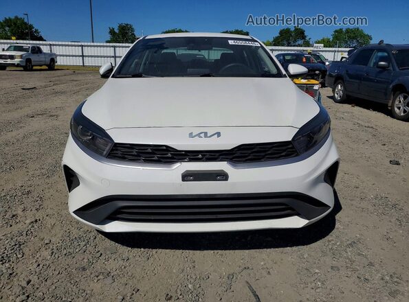 3KPF24AD1RE812456 2024 KIA FORTE White 