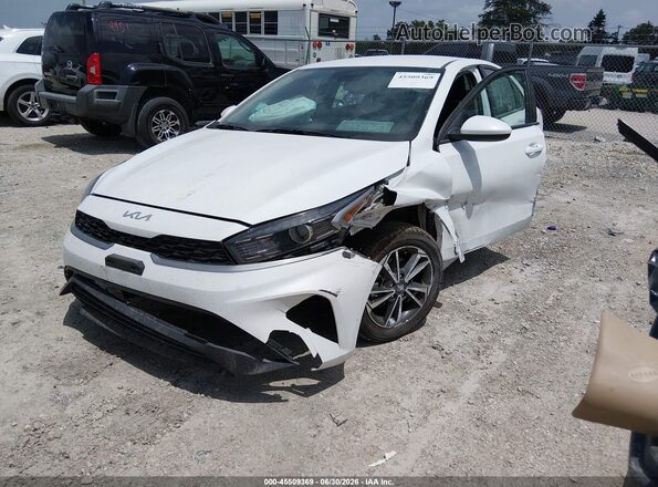3KPF24AD1RE822503 2024 KIA FORTE Белый Передняя левая четверть