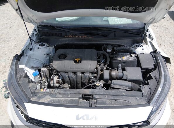 3KPF24AD1RE822503 2024 KIA FORTE Белый Вид сзади