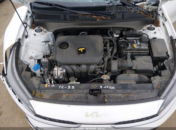 3KPF24AD1RE822629 2024 KIA FORTE White Вид ззаду