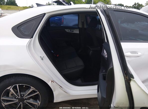 3KPF24AD1RE822629 2024 KIA FORTE White Вид наклейки з VIN-кодом