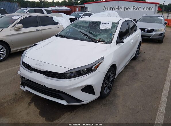 3KPF24AD1RE822629 2024 KIA FORTE White Вид спереду