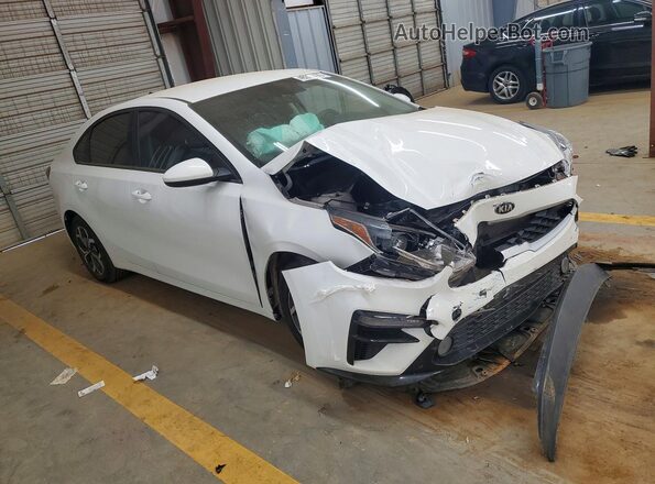 3KPF24AD2ME339403 2021 KIA FORTE White Front right
