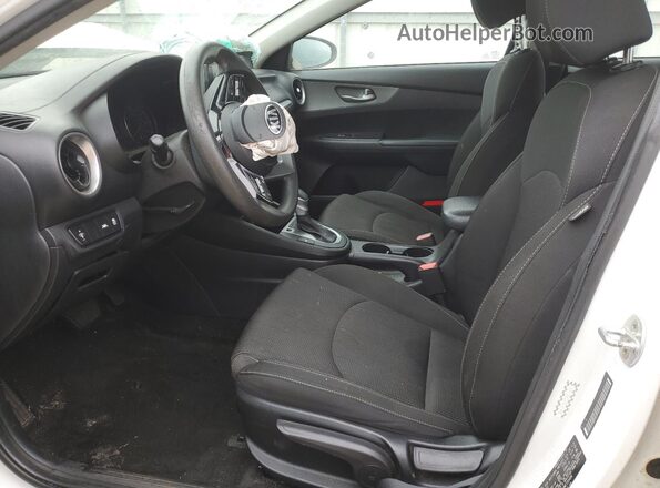 3KPF24AD2ME350496 2021 KIA FORTE White 