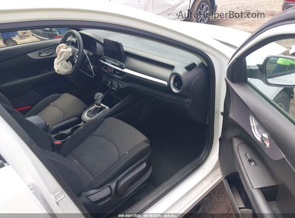 3KPF24AD2NE441575 2022 KIA FORTE White Vista interior delantera
