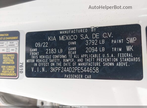 3KPF24AD2PE544658 2023 KIA FORTE White Widok komory silnika