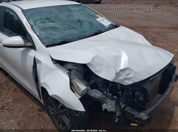 3KPF24AD2PE544658 2023 KIA FORTE White Widok z przodu