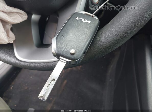 3KPF24AD2PE544658 2023 KIA FORTE White Widok deski rozdzielczej