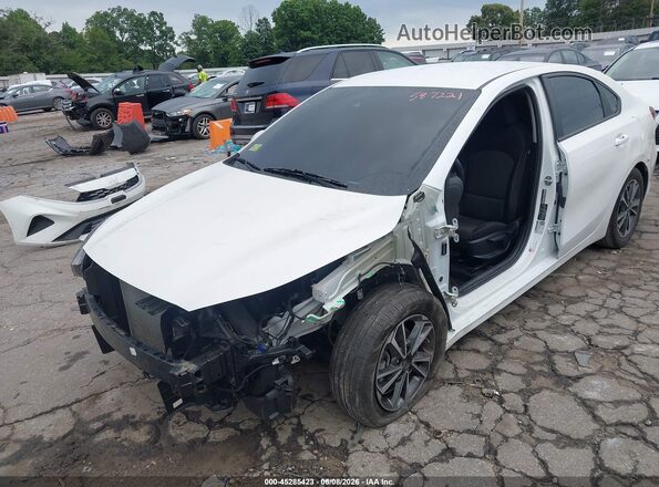 3KPF24AD2PE587221 2023 KIA FORTE White Vista frontal