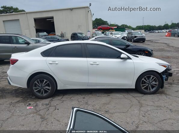 3KPF24AD2PE587221 2023 KIA FORTE White Vista interior de 360 grados