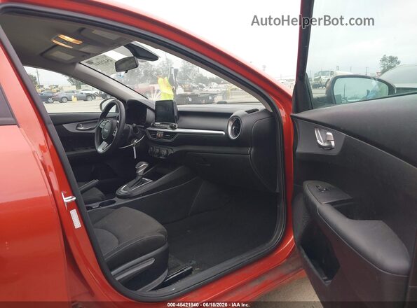 3KPF24AD2PE597814 2023 KIA FORTE Orange წინა სალონის ხედი