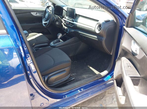 3KPF24AD2PE613395 2023 KIA FORTE Blue Vista interior delantera