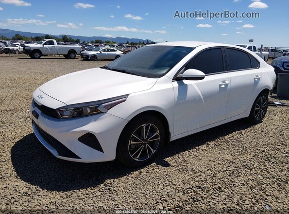 3KPF24AD2PE618161 2023 KIA FORTE White წინა მარცხენა ხედი სამი მეოთხედიდან