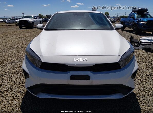 3KPF24AD2PE618161 2023 KIA FORTE White უკანა სალონის ხედი
