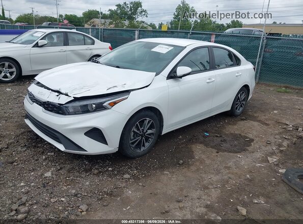 3KPF24AD2PE621738 2023 KIA FORTE White Передня ліва чверть