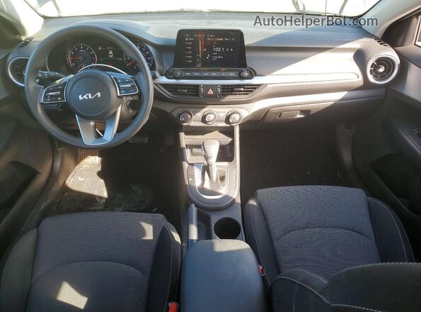 3KPF24AD2PE633131 2023 KIA FORTE Charcoal Vista del salpicadero