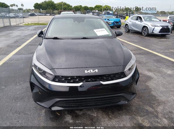 3KPF24AD2PE675007 2023 KIA FORTE Black Front view