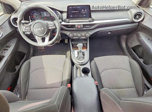 3KPF24AD2PE685004 2023 KIA FORTE White 