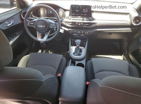 3KPF24AD2PE687917 2023 KIA FORTE Black Widok deski rozdzielczej