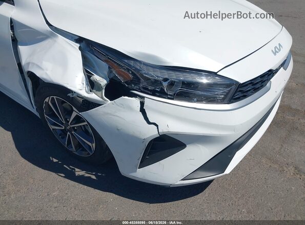 3KPF24AD2RE702032 2024 KIA FORTE White Vista frontal