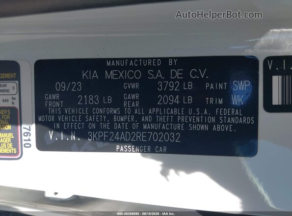 3KPF24AD2RE702032 2024 KIA FORTE White Vista del compartimento del motor