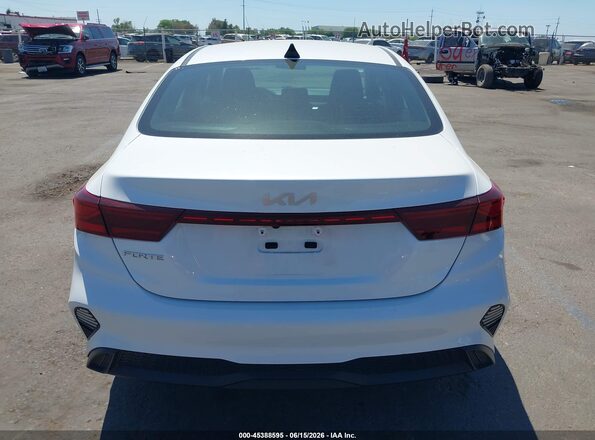 3KPF24AD2RE702032 2024 KIA FORTE White 