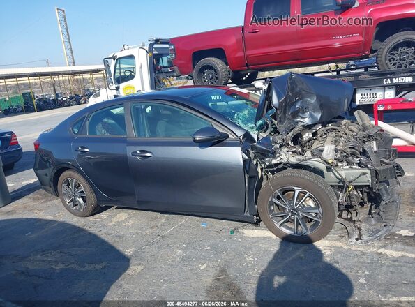 3KPF24AD2RE708963 2024 KIA FORTE Blue 360 interior view