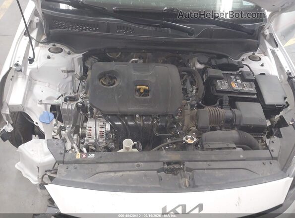 3KPF24AD2RE750551 2024 KIA FORTE Белый Вид сзади
