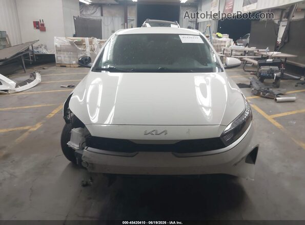 3KPF24AD2RE750551 2024 KIA FORTE Белый Вид щитка приборов