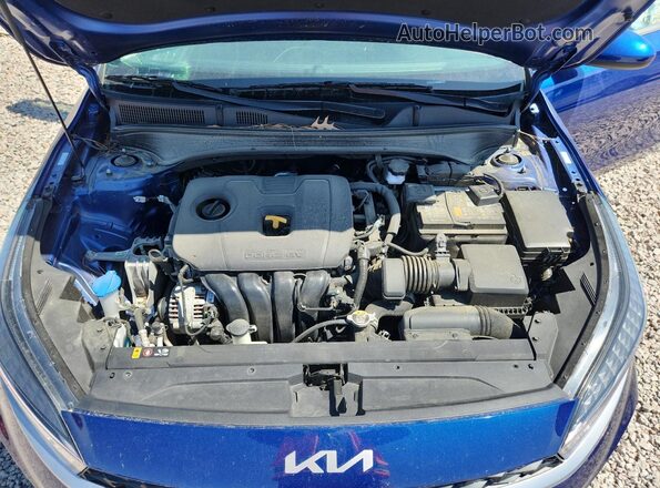 3KPF24AD2RE805970 2024 KIA FORTE Blue Widok wnętrza z tyłu
