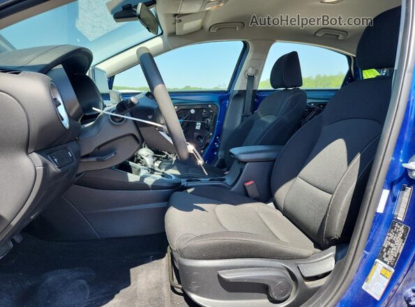 3KPF24AD2RE805970 2024 KIA FORTE Blue Widok wnętrza z przodu