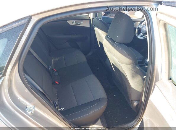3KPF24AD2RE812286 2024 KIA FORTE Gray Widok naklejki z numerem VIN