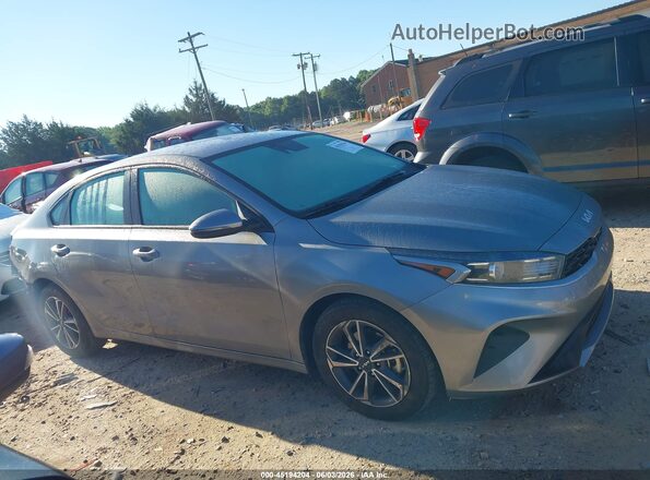 3KPF24AD2RE812286 2024 KIA FORTE Gray Widok wnętrza z tyłu