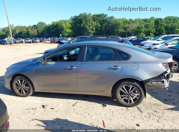 3KPF24AD2RE812286 2024 KIA FORTE Gray Widok wnętrza 360 stopni