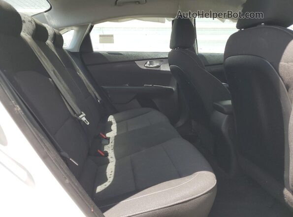 3KPF24AD2RE836233 2024 KIA FORTE White 