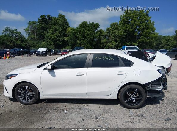 3KPF24AD2RE837317 2024 KIA FORTE White 