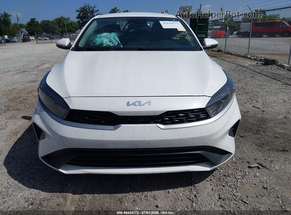 3KPF24AD2RE837317 2024 KIA FORTE White Rear interior view
