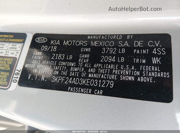 3KPF24AD3KE031279 2019 KIA FORTE Silver Vista del compartimento del motor