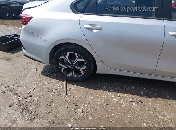 3KPF24AD3KE031279 2019 KIA FORTE Silver 