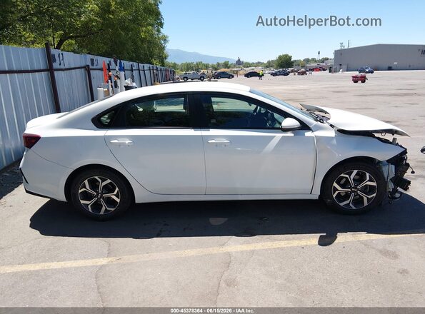 3KPF24AD3KE115408 2019 KIA FORTE White Սալոնի 360 աստիճան տեսք