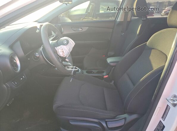 3KPF24AD3ME329589 2021 KIA FORTE Белый 