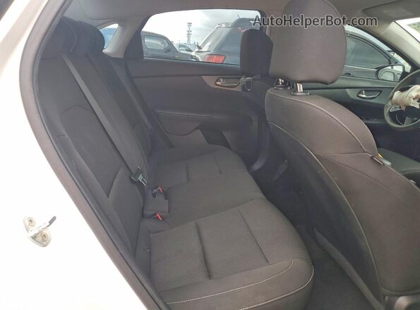 3KPF24AD3ME329589 2021 KIA FORTE Белый 
